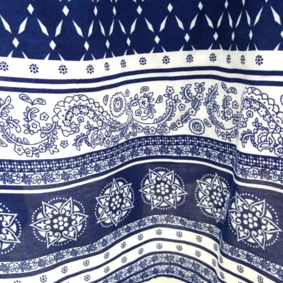 Boho Blue and White Peasant Top (F=M-L) - Picture 8 of 12